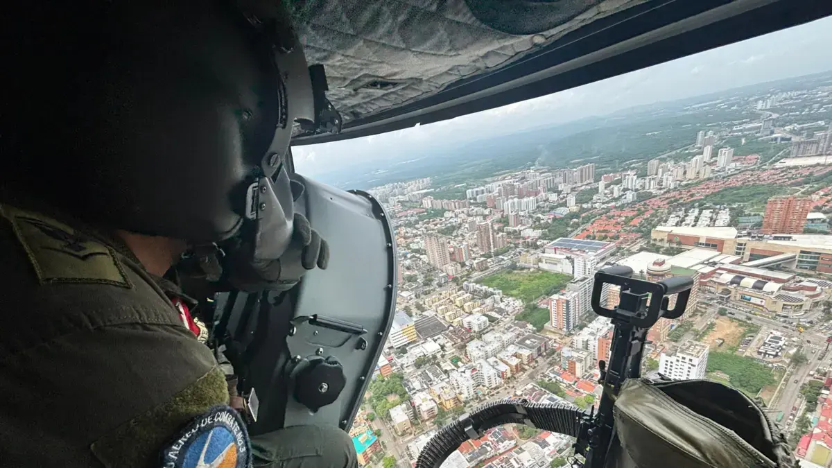 El helicóptero apoya campañas contra el crimen en Barranquilla
 – Ojo critico