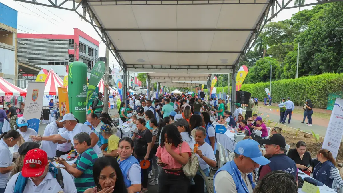 Los empresarios afectados por un ataque de explosivos en las cercanías de la base de Los Ángeles comenzaron a reactivarse con solidaridad
 – Ojo critico