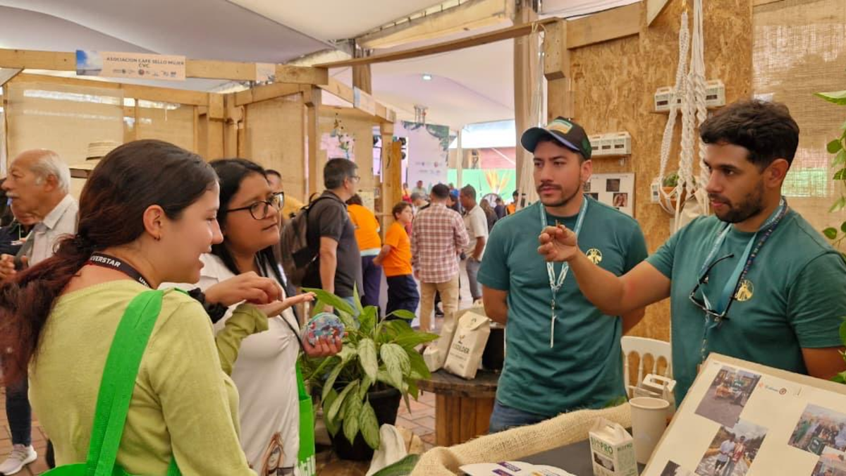 Plasoleta de San Francisco, en el centro de Cali, se convertirá nuevamente en el corazón verde de Colombia durante la semana de diversidad biológica
 – Ojo critico