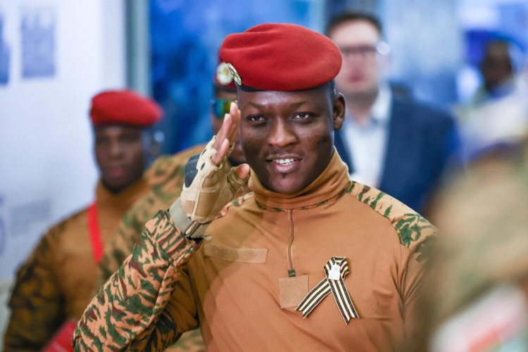 Burkina Faso castiga la homosexualidad con hasta 5 años en la cárcel
 – Ojo critico