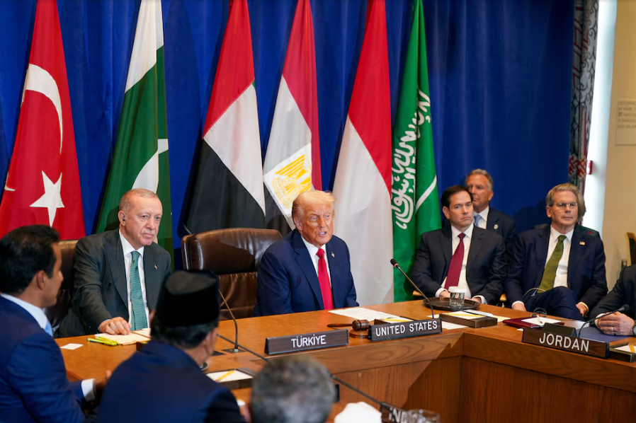 El gobierno de Trump presenta un plan de paz para Gaza a los líderes árabes
 – Ojo critico