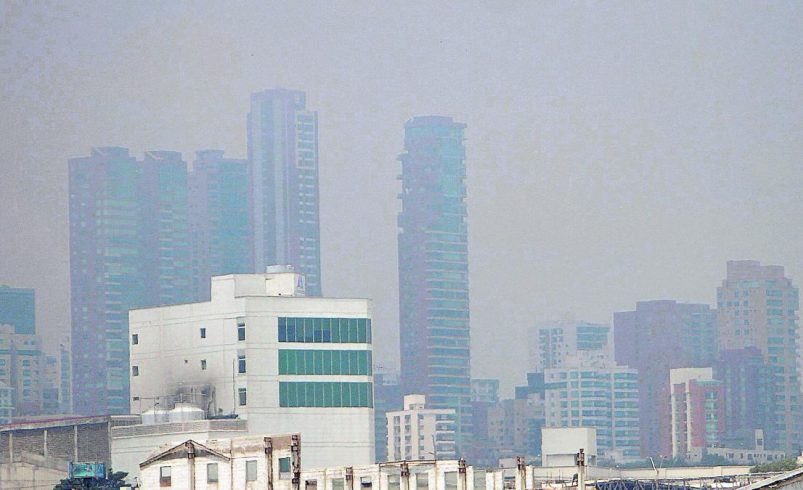 Vecinos de Barranquilla se quejan reiteradamente de problemas respiratorios provocados por el humo y las cenizas

 – Ojo critico