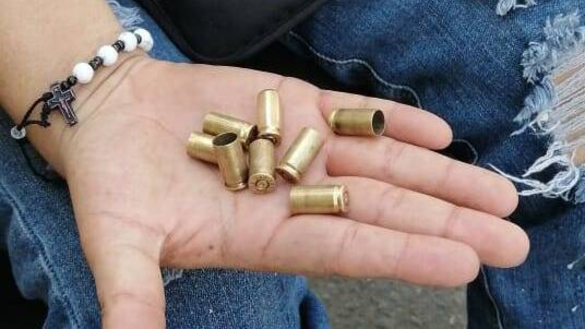 Hombres armados dispararon indiscriminadamente contra su casa

 – Ojo critico
