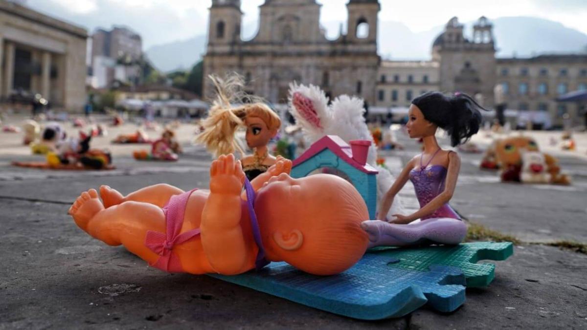 Luego de cinco días de luchar por su vida en terapia intensiva, Gretel Sofía, una niña de 9 años, murió producto de una bala perdida en el barrio Villa Fanny de Cartagena.
 – Ojo critico