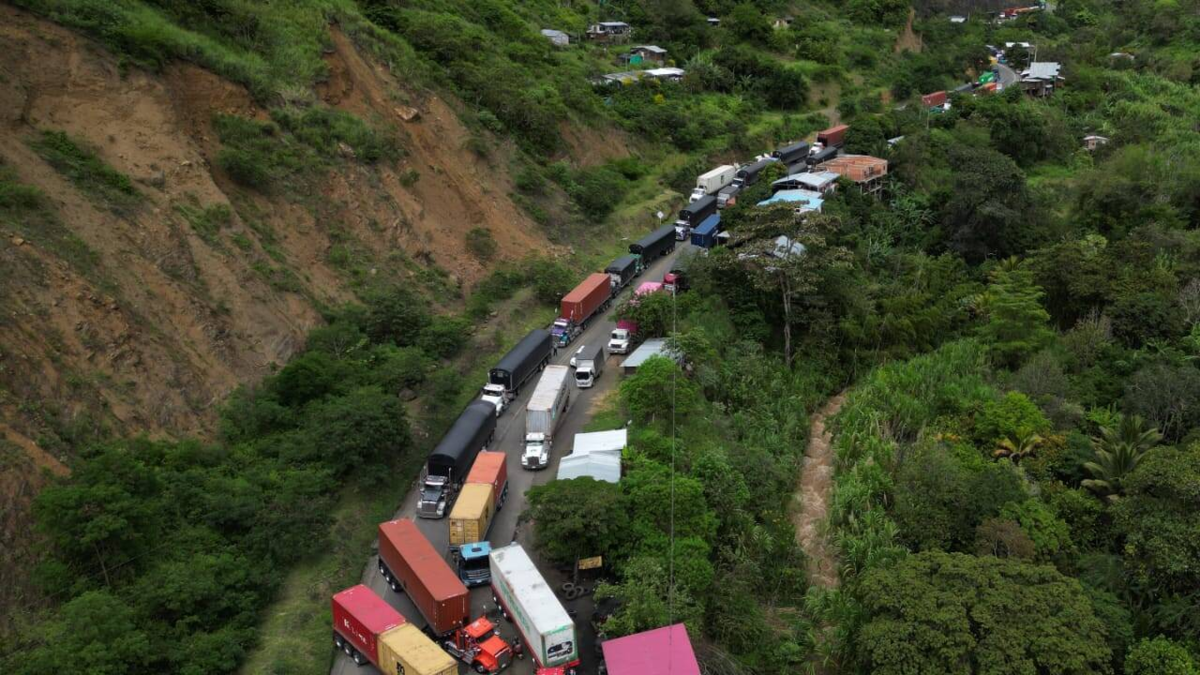 Bloqueos en la vía a Buenaventura
 – Ojo critico