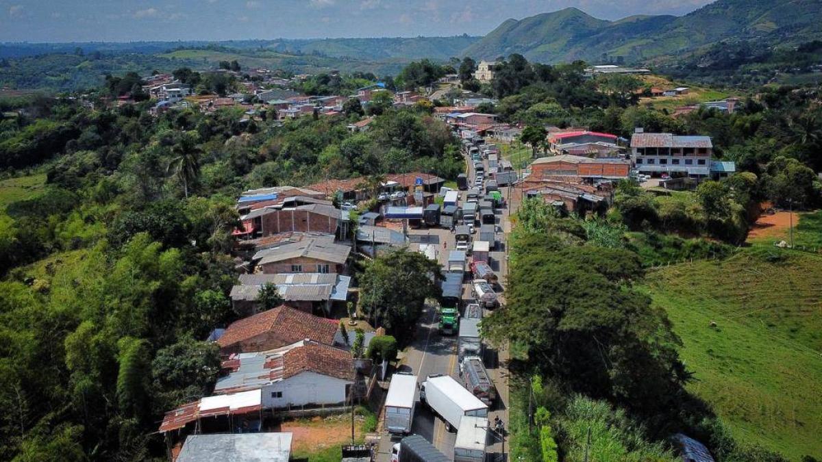 Cuatro días de bloqueo en la Carretera Panamericana en el Cauca dejan pérdidas totales para Nariño por 175.000 millones de pesos: sindicatos se pronuncian
 – Ojo critico