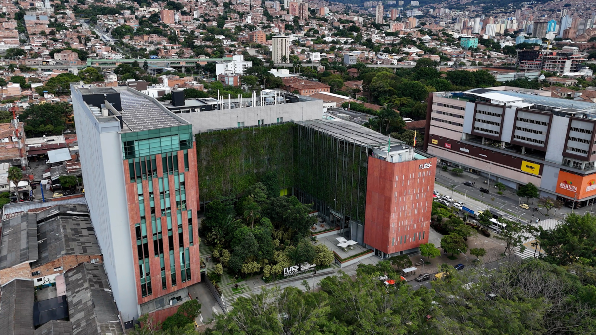 Ruta N se declara víctima del empleo ilegal de 2 hermanos
 – Ojo critico