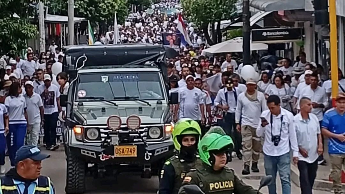 Grupos armados ilegales protagonizan violencia en la Serranía de San Lucas
 – Ojo critico