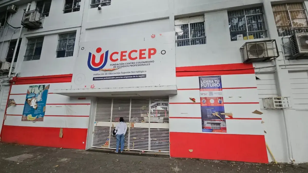 ¿Qué pasará con los 1.064 estudiantes de la Fundación Cecep, la universidad que cerrará sus puertas en Cali? Este es un panorama de la unidad crítica
 – Ojo critico
