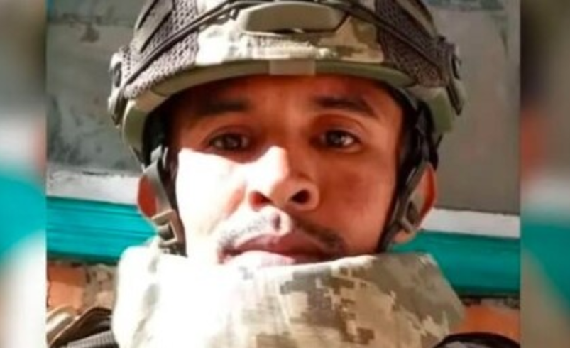 La esposa de un mercenario colombiano desaparecido durante la guerra de Ucrania recauda dinero para ir a Europa a buscarlo: «Los están reclutando con engaños»

 – Ojo critico