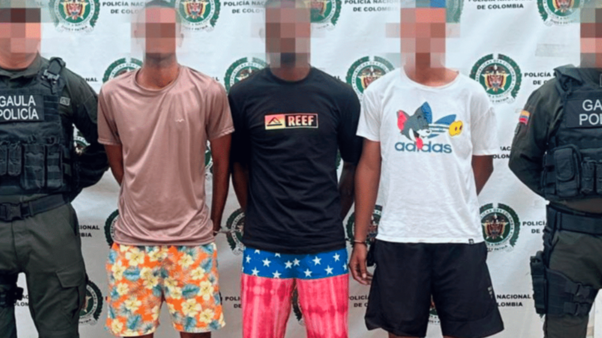 ‘O pagas o te haces a la mar’: captan a ‘guías’ que extorsionaban a turistas mexicanos en alta mar
 – Ojo critico