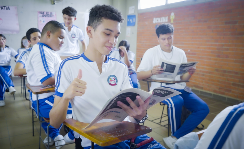 Colegios oficiales del Distrito logran máximos resultados en pruebas Saber 11

 – Ojo critico