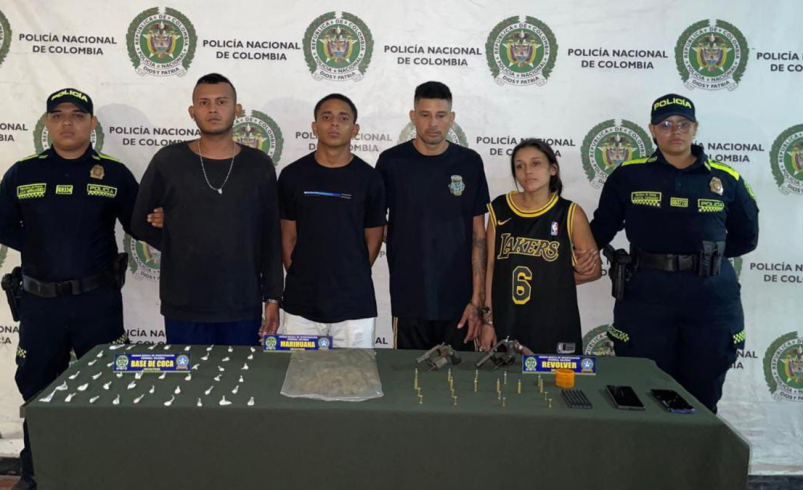 Ocho presuntos integrantes de «Los Costeños» y «Los Pepes» fueron capturados por extorsión, narcotráfico y porte ilegal de armas en Barranquilla y Soledad

 – Ojo critico