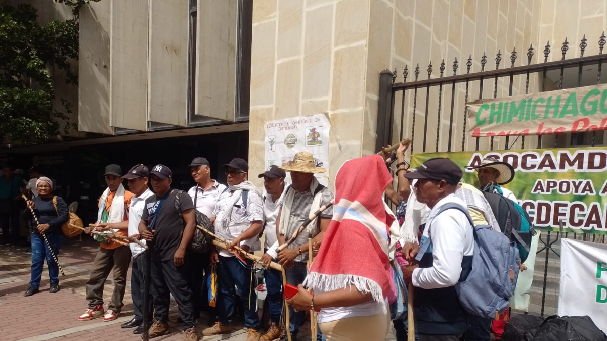 Los campesinos de Chimichagua exigen al Gobierno Nacional la cesión de 2.034 hectáreas de tierra pactadas en los convenios con la ANT
 – Ojo critico