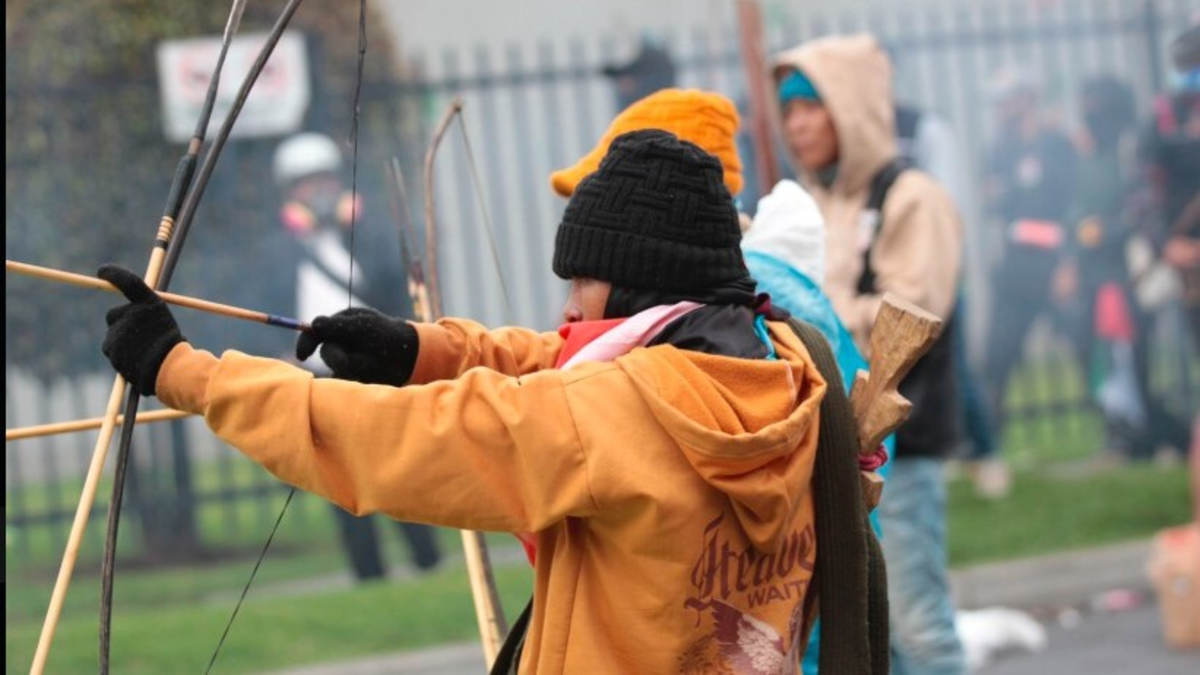 La Embajada de Estados Unidos en Bogotá expresa su apoyo a la fuerza pública que defendió los brutales ataques a sus instalaciones: «Deseamos su recuperación»
 – Ojo critico