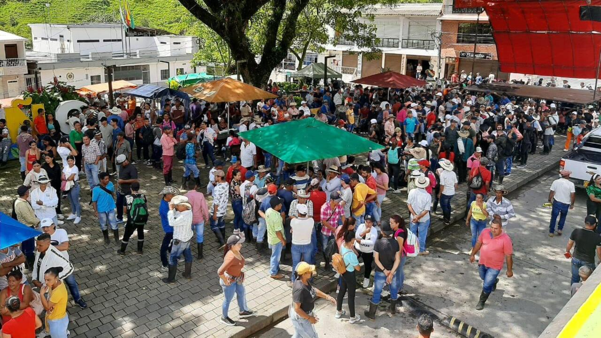 600 agricultores briceños en Antioquia fueron desplazados de sus pueblos por órdenes de grupos ilegales
 – Ojo critico