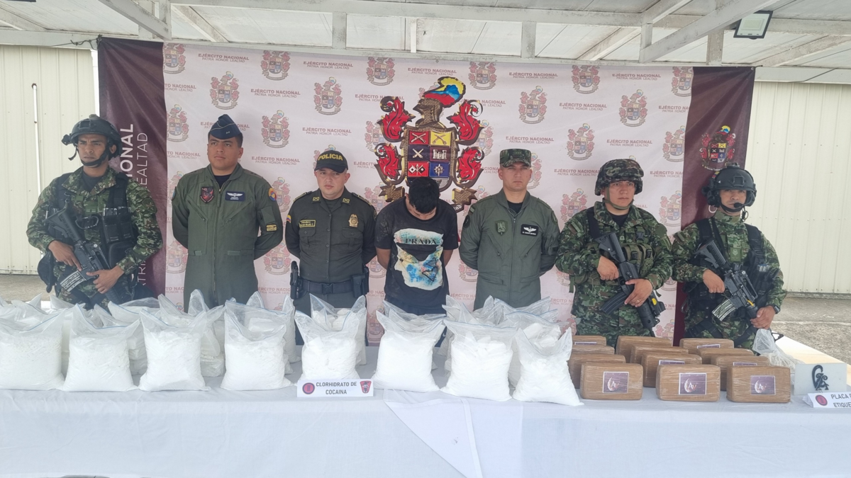 Los ejércitos de Colombia y Ecuador destruyeron un laboratorio con casi dos toneladas de clorhidrato de cocaína en Tumaco, Nariño
 – Ojo critico