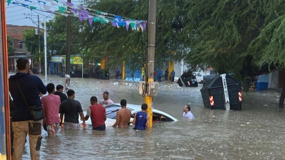 Dos personas mueren en medio de un aguacero que se prolongó más de tres horas y se emitió alerta naranja en la ciudad
 – Ojo critico