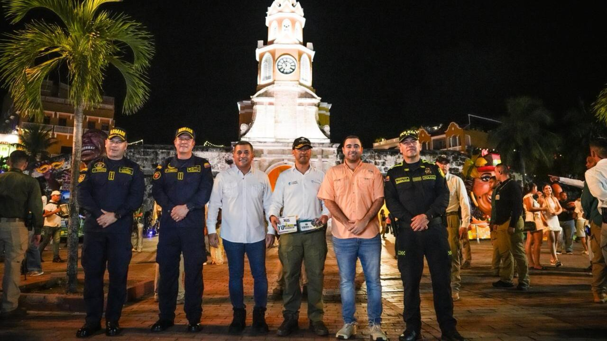 Marina a zonas populares de Cartagena como respuesta del gobierno a la crisis provocada por el sicariato y el narcotráfico
 – Ojo critico