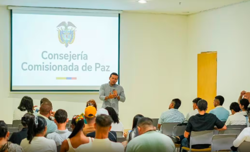 Primer día de socialización con la comunidad por una “tregua” en el conflicto con bandas criminales.

 – Ojo critico