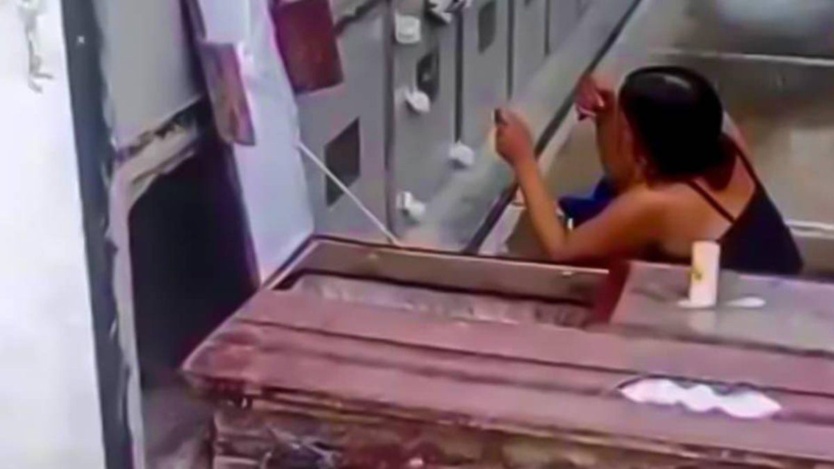 Confusión en Santander por una mujer que profanó una tumba para bañar a los muertos
 – Ojo critico