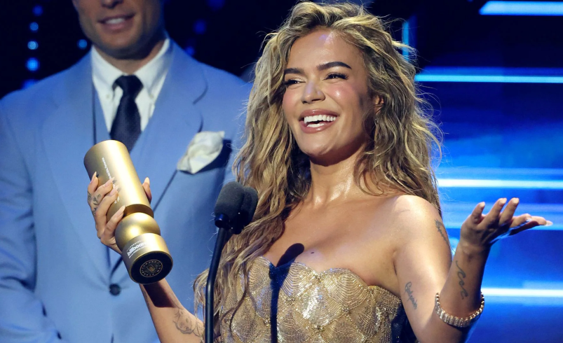 Karol G, Shakira y Carlos Vives brillaron en los Premios Billboard de la Música Latina 2025
 – Ojo critico