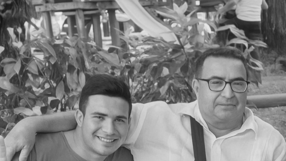 Un padre y un hijo conocidos en la región fueron secuestrados, torturados y luego asesinados en lo que se cree fue un robo.
 – Ojo critico