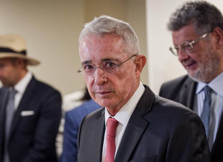 Álvaro Uribe Vélez fue nombrado el mejor presidente de la historia de Colombia

 – Ojo critico