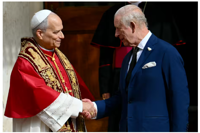Carlos III y el Papa rezan juntos en la Capilla Sixtina: ¿por qué es histórica?
 – Ojo critico