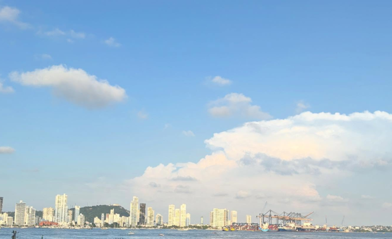 En la bahía de Cartagena encuentran un cadáver en avanzado estado de descomposición; El cuerpo no ha sido identificado y está bajo investigación.

 – Ojo critico