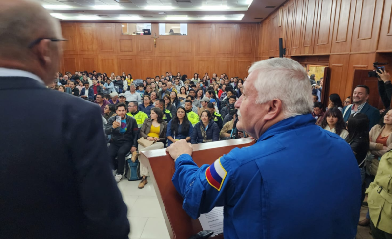 «¿Cuál es la diferencia entre un cosmonauta y un astronauta?» y las cuestiones resueltas en Tunya por el célebre cosmonauta ruso Fyodor Yurchychin

 – Ojo critico