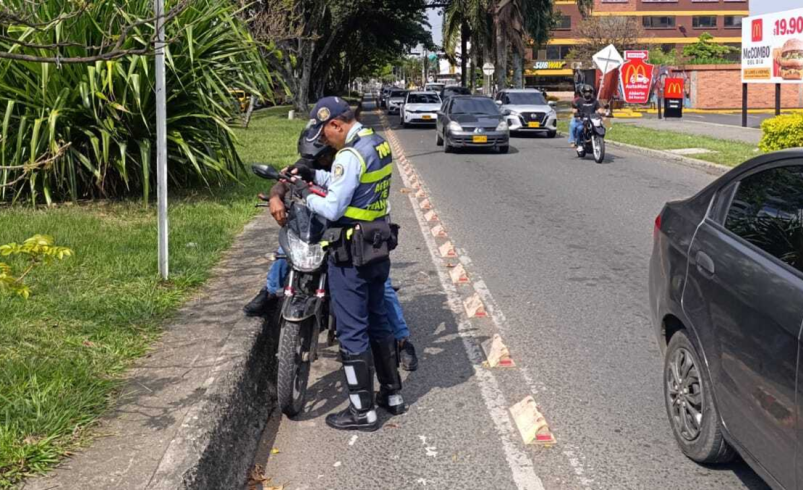 Respeto a los carriles exclusivos para ciclistas y al sistema MIO, tarea que se ha vuelto gigantesca por la falta de cultura vial en Cali

 – Ojo critico