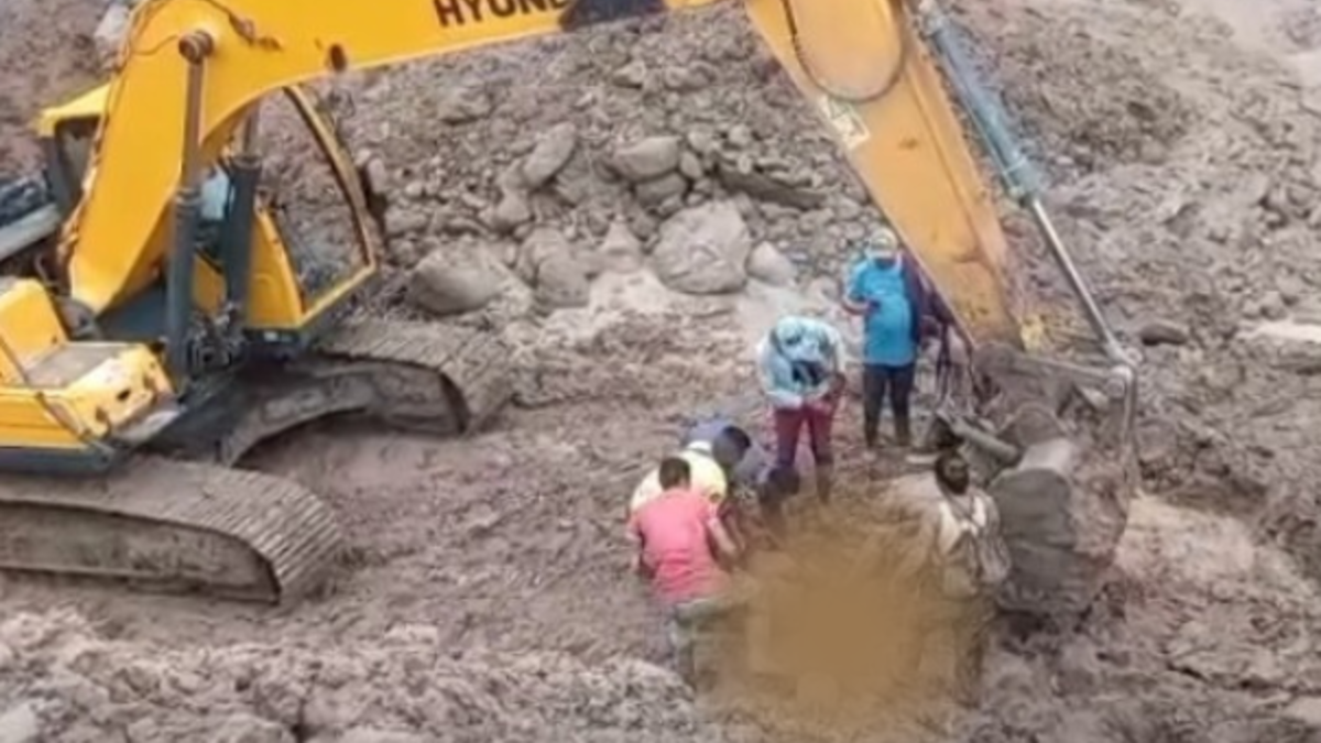 Cinco personas murieron y dos resultaron heridas tras el derrumbe de una mina ilegal a cielo abierto en la zona rural del Tolima.

 – Ojo critico