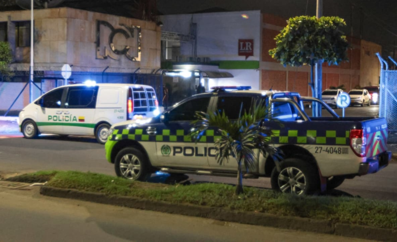 Dispositivo explota frente a edificio en el Distrito Industrial Los Mangos

 – Ojo critico