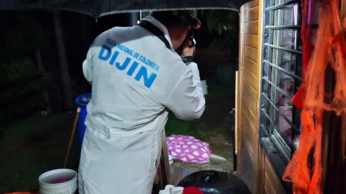 Un hombre mató al perro de su pareja por meterse en su cama, luego huyó con su hija menor de edad antes de ser capturado en Rionegro, Antioquia.

 – Ojo critico