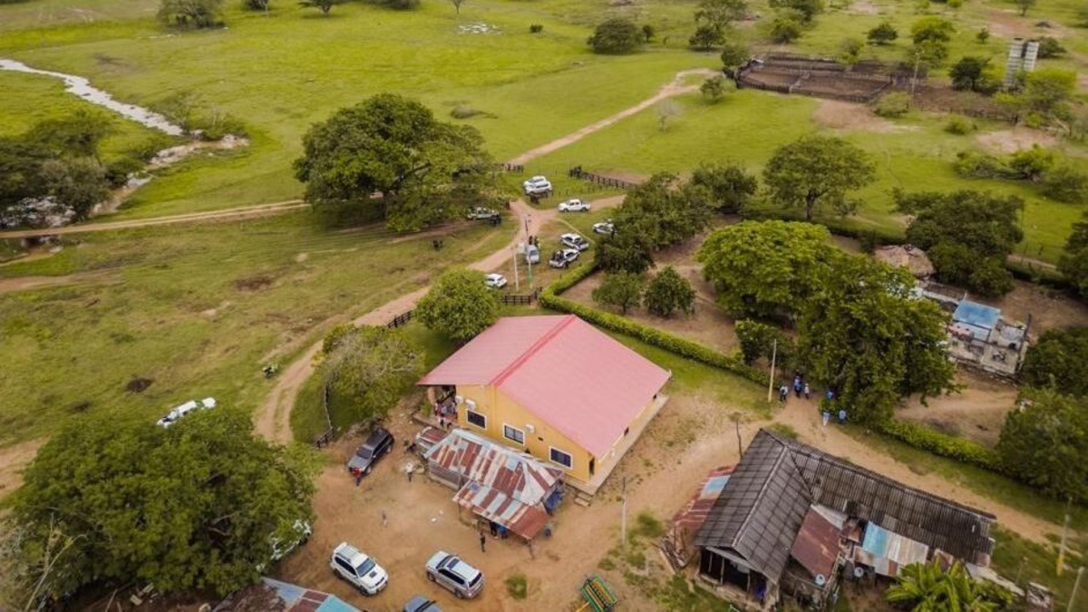 La Corte Suprema falló a favor de las comunidades campesinas del Cesar y les otorgó la finca «La América», antiguo bastión paramilitar

 – Ojo critico