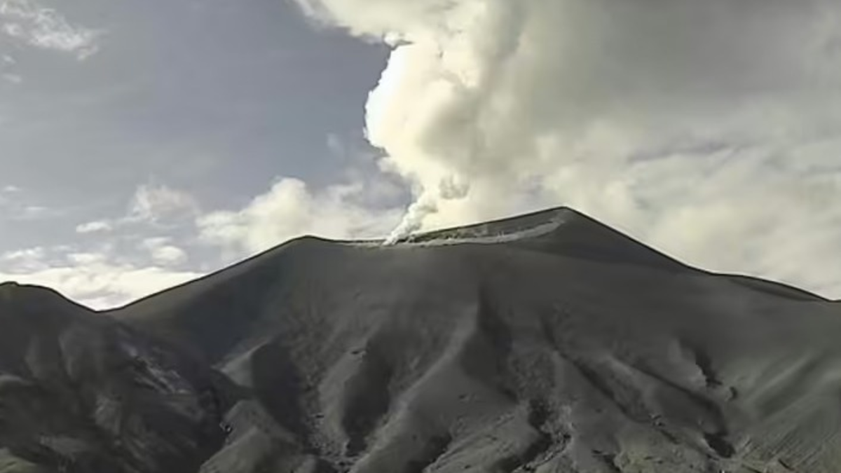 Autoridades del Cauca y SGC piden a los vecinos mantenerse alejados de la parte alta del volcán Puracé por alerta amarilla: puede presentarse ligera incandescencia

 – Ojo critico