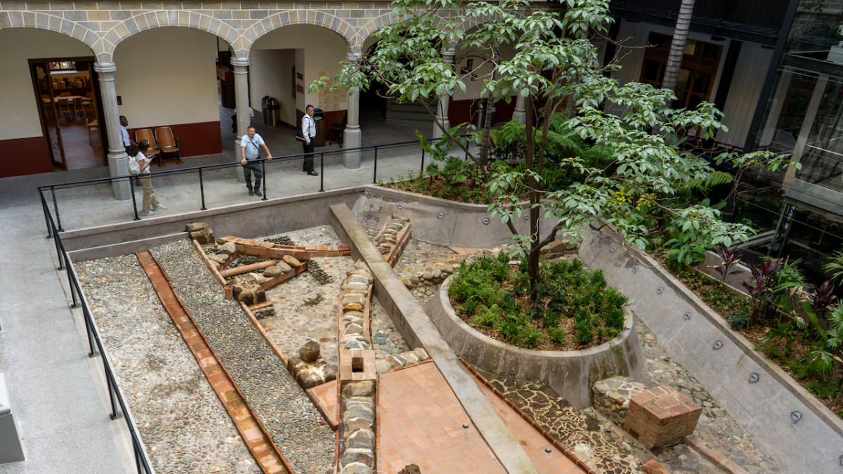 Las estructuras del acueducto más antiguo de Medellín fueron descubiertas durante la remodelación del Monasterio de San Ignacio

 – Ojo critico