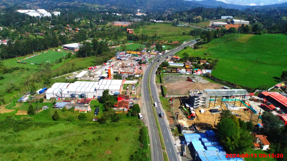 A mitad del plan de retorno, el camino a Medellín

 – Ojo critico