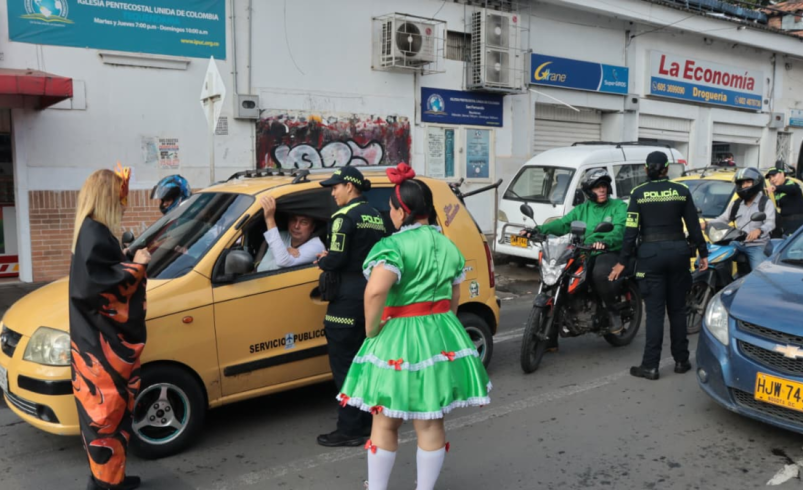 El Escuadrón Antipólvora llega a Cali

 – Ojo critico