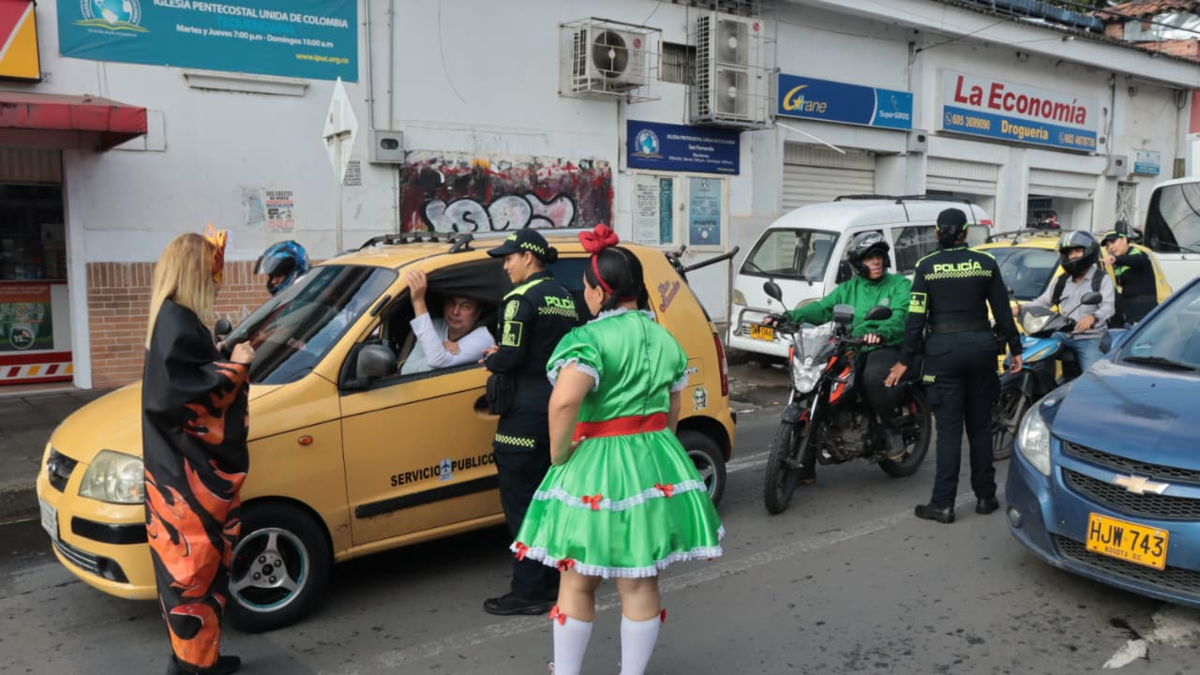 El Escuadrón Antipólvora llega a Cali

 – Ojo critico