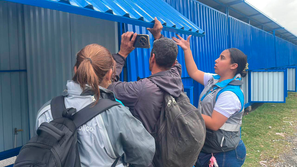 Medellín lanzó un plan para organizar a más de 400 vendedores autorizados con controles reforzados

 – Ojo critico