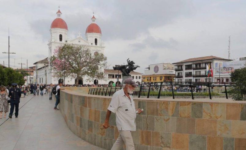 el tribunal ordena al Ministro de Finanzas que proporcione fondos para consultas en el Este

 – Ojo critico