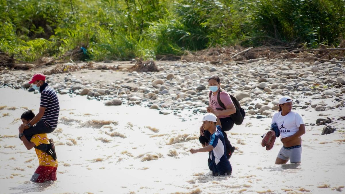 Desde el Atlántico advierten que tensiones regionales están provocando cruces terrestres de venezolanos hacia Colombia

 – Ojo critico