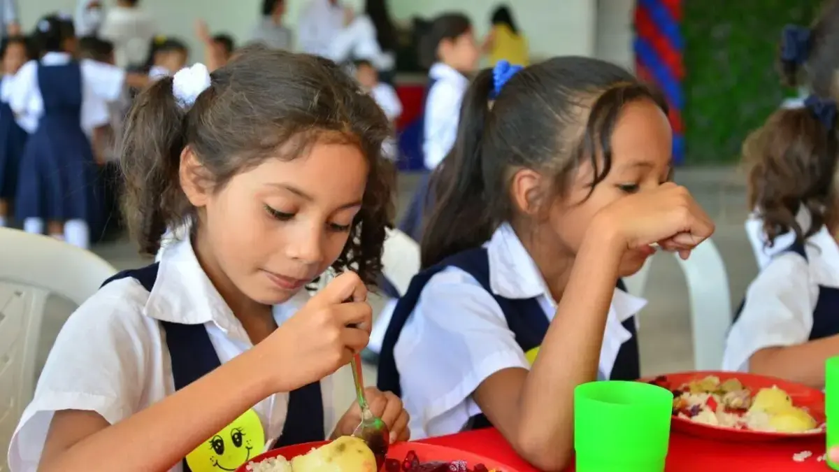 Gobierno de Bolívar promete que PAE llegará al 95% de sus estudiantes al 2026

 – Ojo critico