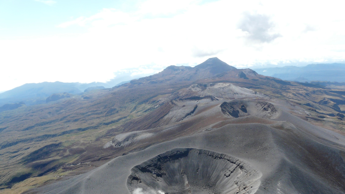 Tras el aumento de actividad, refuerzan la vigilancia con una nueva cámara térmica y sensores

 – Ojo critico