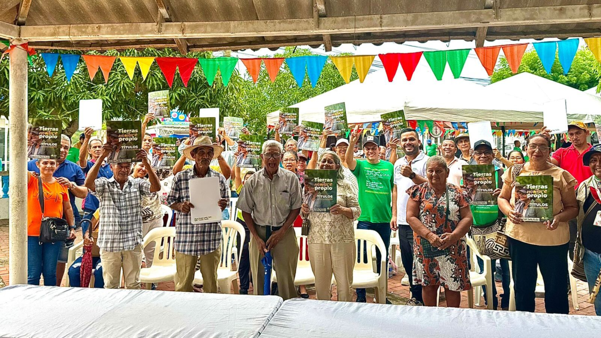 ANT formalizó tierras para 26 familias campesinas en Usiacurí, Atlántico, tras casi treinta años de espera

 – Ojo critico