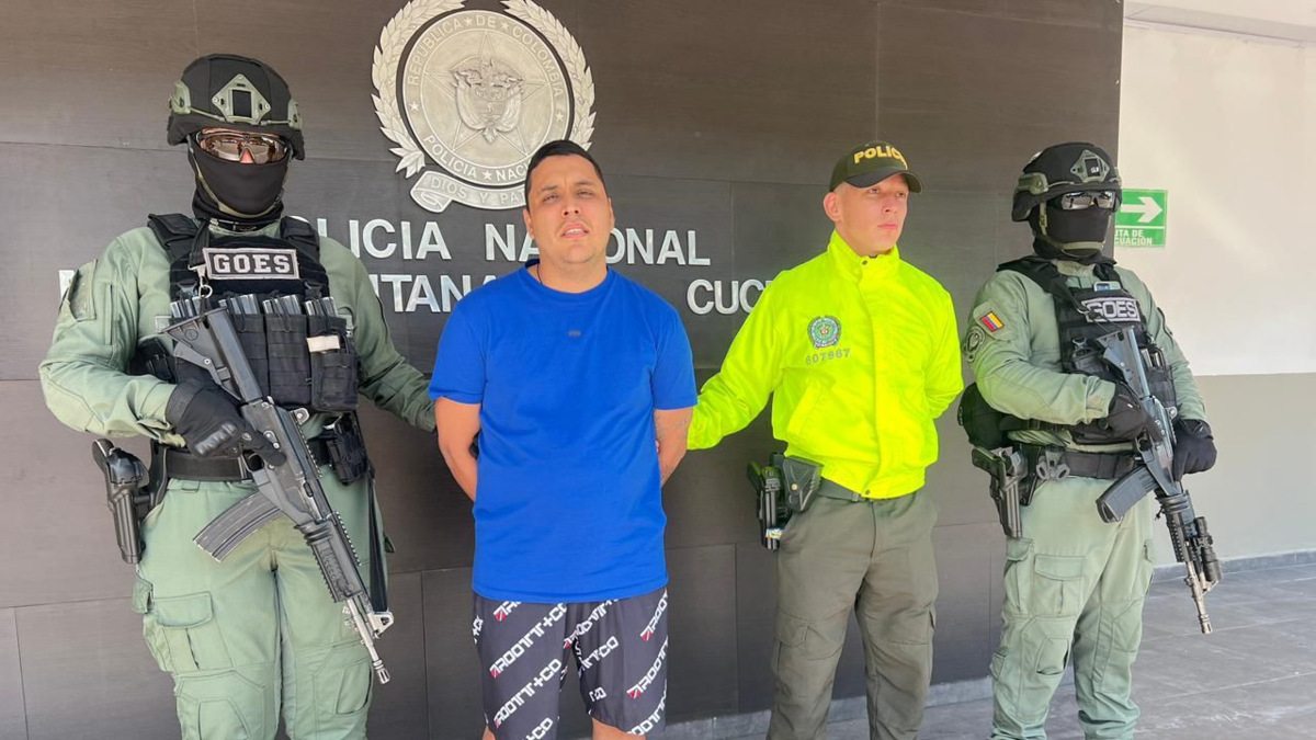 Dos delitos por los que se buscaba al seudónimo de Cardi, líder de la banda criminal «Los Turcos», que se escondía en tres ciudades del país.

 – Ojo critico