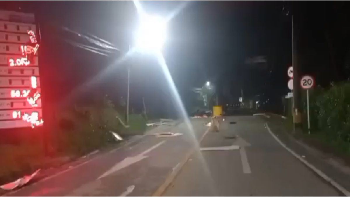 Presuntos miembros del ELN atacaron el peaje de Palocabildo entre Copacabana y Barbosa

 – Ojo critico