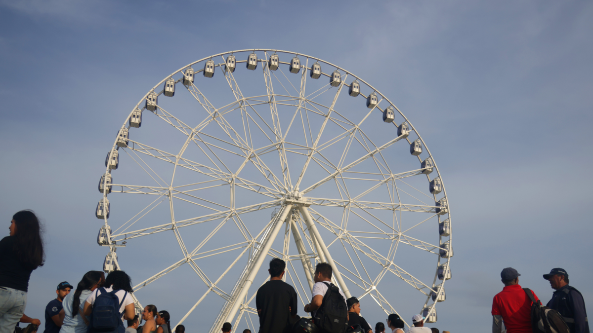Barranquilla inauguró «Luna del Río» para vivir la Navidad desde las alturas

 – Ojo critico
